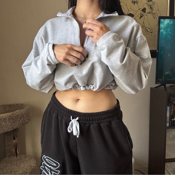 Aritzia The Group Babaton Cropped Quarter-Zip Sweatshirt - Picture 5 of 6